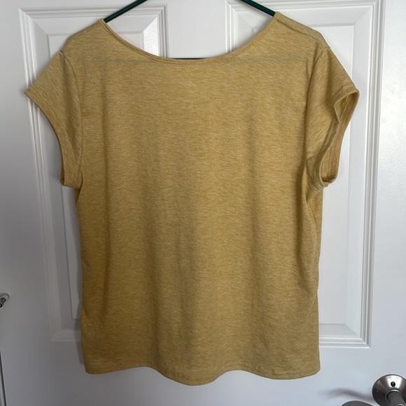 Yellow Heather Scoop Neck Short Sleeve Tee Shirt - Picture 3 of 3